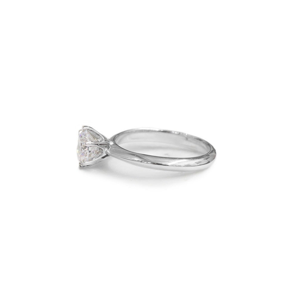 Solitaire round brilliant cut diamond engagement ring - KL Diamonds