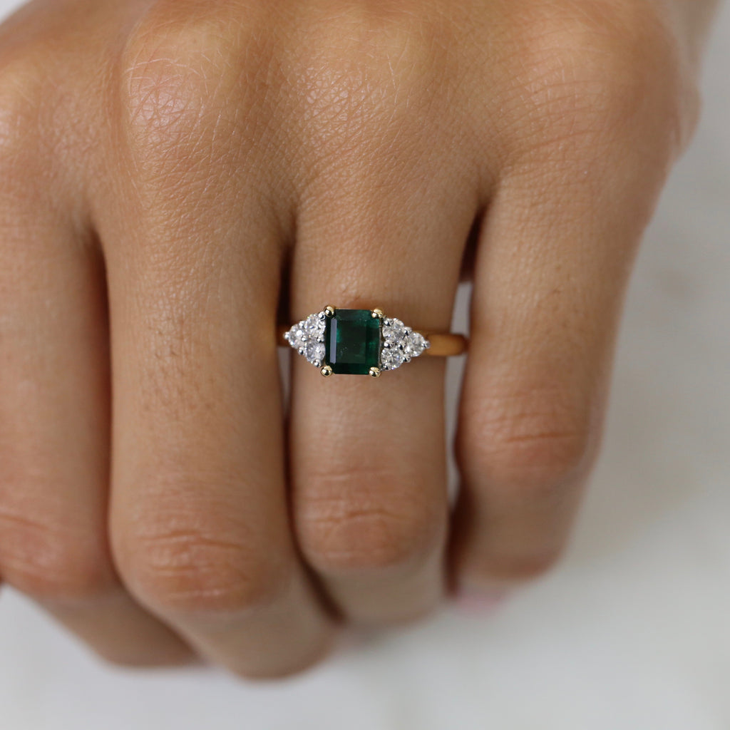 18ct Two tone emerald and diamond ring - KL Diamonds