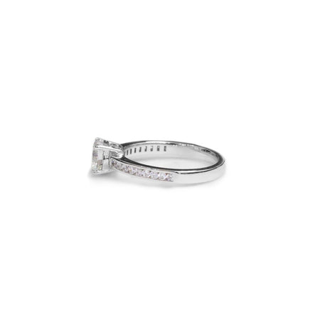 Round brilliant cut diamond engagement ring - KL Diamonds
