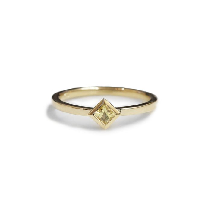 18ct Yellow gold sapphire ring - KL Diamonds